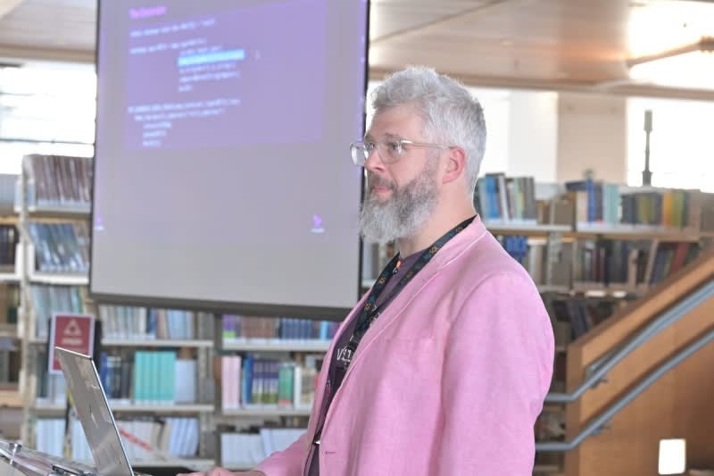 Crafting an Extension Framework for MySQL: a talk from...